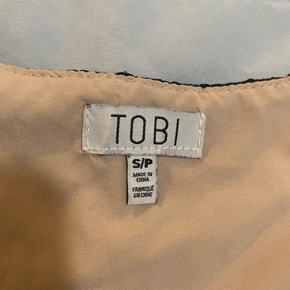 NWOT ⭐️ LULUS/TOBI Formal Dress - Picture 5 of 6